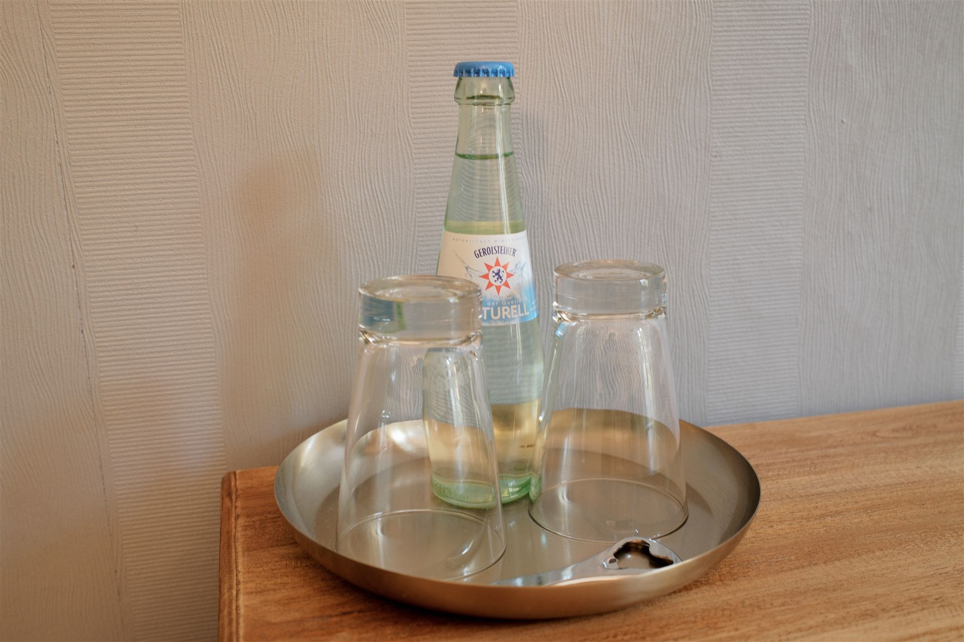 Zimmer 5 · Badewanne, Blick ins Grüne, Bild 4