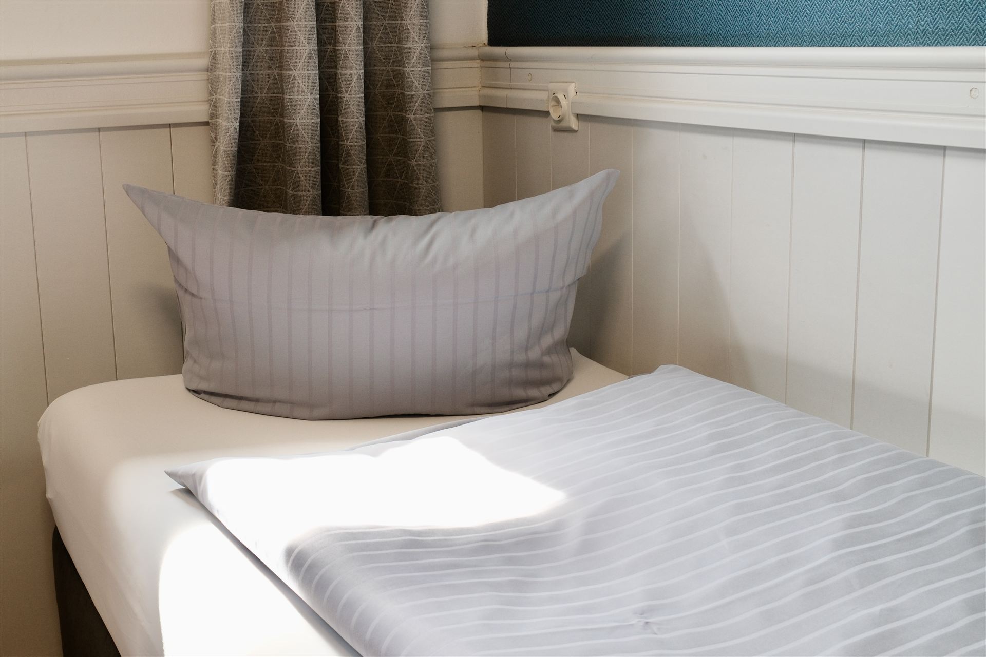 Zimmer 7 · Einzelzimmer mit Sitzbank, Bild 6