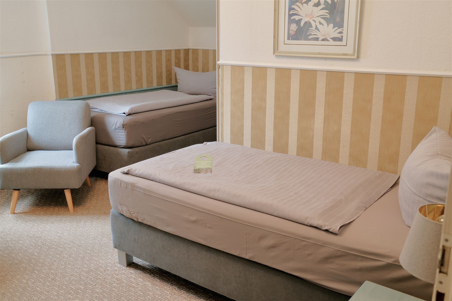 Zimmer 9 · Zwei getrennte Betten, Bild 5