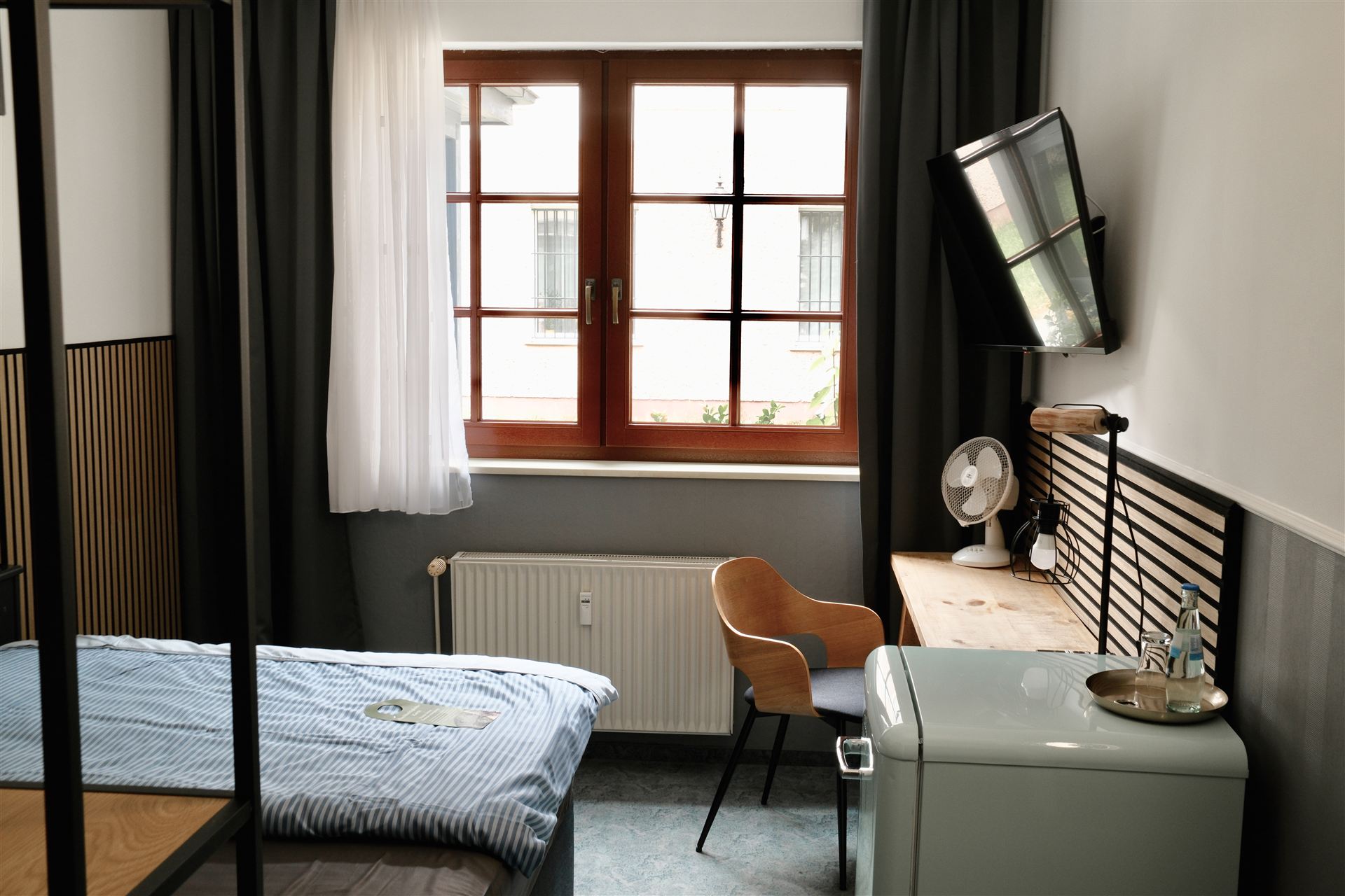 Zimmer 10 · Doppelzimmer mit Eckdusche, Bild 2